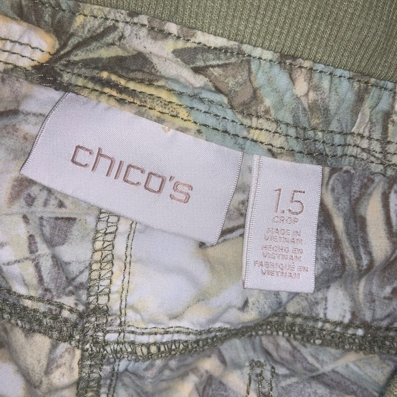 Chico’s Tropical Utility Cargo Crop Pant - Picture 4 of 8